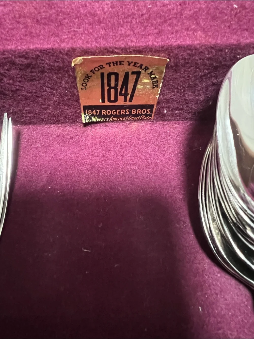 Vintage Oneida Brahms Deluxe Stainless Flatware Set  - 126 pieces plus Box